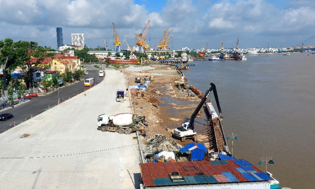Dự án chỉnh trang sông Tam Bạc giai đoạn 2 đến nay đã hạn nhưng vẫn còn nhiều hạng mục dở dang.