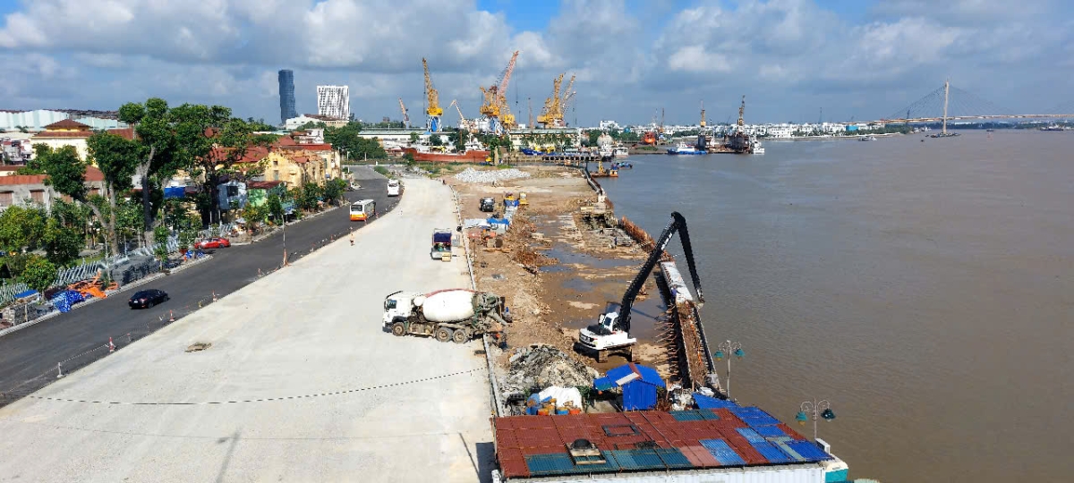 Dự án chỉnh trang sông Tam Bạc giai đoạn 2 đến nay đã hạn nhưng vẫn còn nhiều hạng mục dở dang.