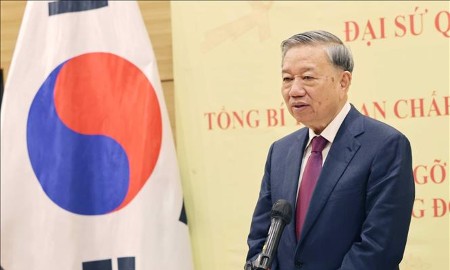 Tổng Bí thư Tô Lâm gặp gỡ cán bộ, nhân viên Đại sứ quán và cộng đồng người Việt Nam tại Hàn Quốc