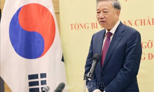 Tổng Bí thư Tô Lâm gặp gỡ cán bộ, nhân viên Đại sứ quán và cộng đồng người Việt Nam tại Hàn Quốc