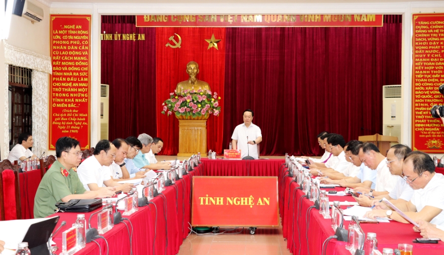 Toàn cảnh phiên họp. Ảnh: Phạm Bằng