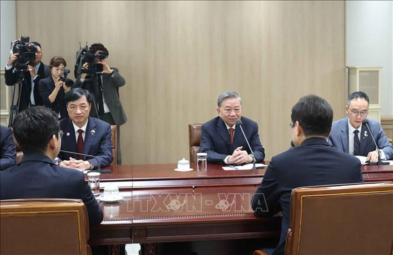 Tại hội đàm cấp cao, hai nhà lãnh đạo đã trao đổi tổng thể, chiến lược về tình hình mỗi nước và quan hệ Việt - Hàn. Ảnh: TTXVN