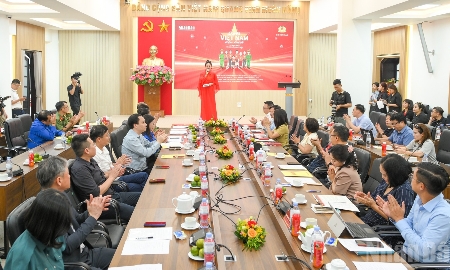 Toàn cảnh buổi họp báo công bố đi bộ toàn quốc “Cùng Việt Nam tiến bước”. Ảnh: Thế Đại