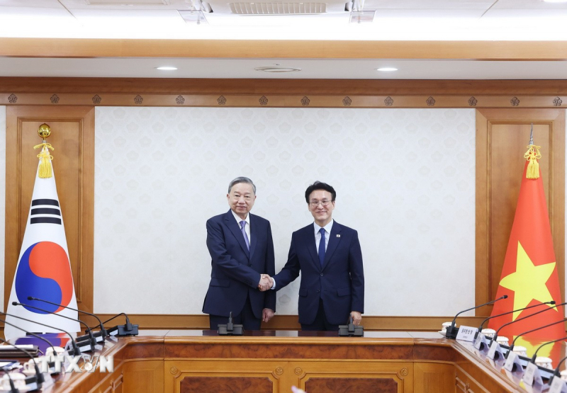 Tổng Bí thư Tô Lâm hội kiến Thủ tướng Hàn Quốc Kim Min Seok.&nbsp; Ảnh: TTXVN&nbsp;