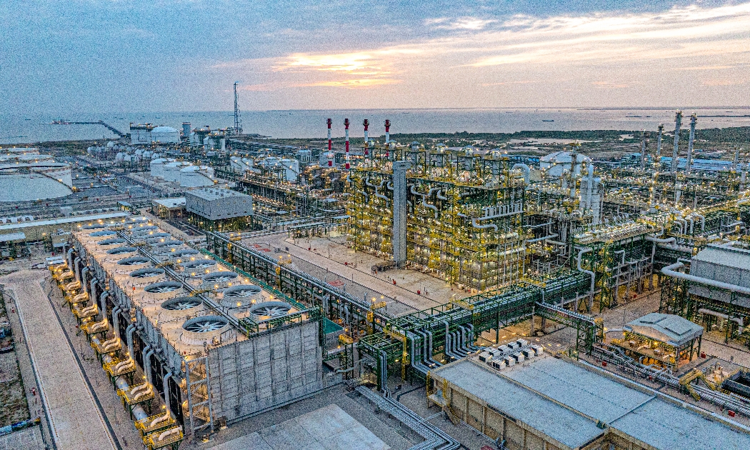 Sau gần 1 năm ngừng hoạt động, Tổ hợp Hóa dầu Long Sơn (LSP) sẽ chính thức hoạt động trở lại vào cuối tháng 8