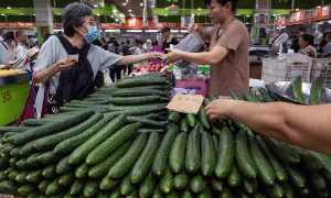 Giá cả ở Trung Quốc vẫn yếu, áp lực giảm phát dai dẳng