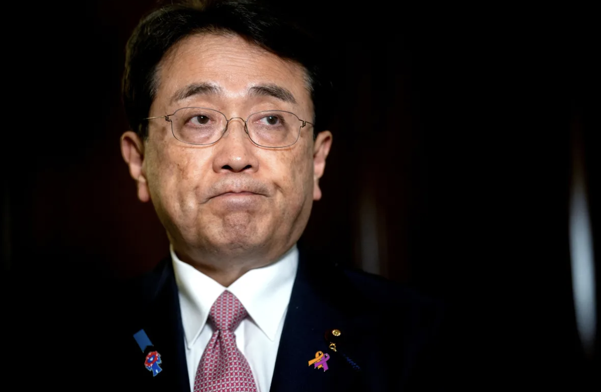 Bộ trưởng Bộ Phục hồi kinh tế Nhật Bản Ryosei Akazawa - Ảnh: Bloomberg.