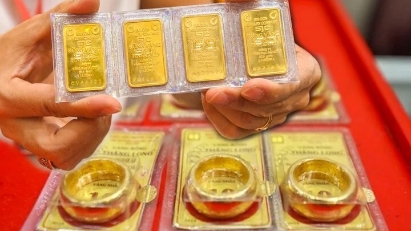 Một doanh nghiệp niêm yết giá bán vàng miếng SJC ở mức 128 triệu đồng/lượng