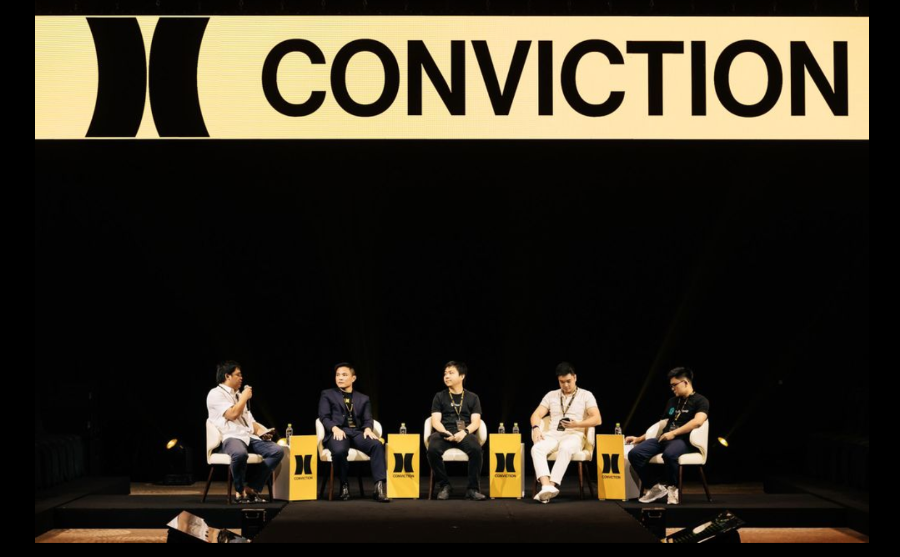 Phiên thảo luận tại Conviction 2025. Ảnh: BTC