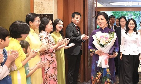 Phu nhân Ngô Phương Ly gặp mặt các cô dâu Việt Nam tại Hàn Quốc