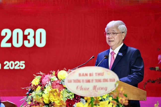 Ông Đỗ Văn Chiến, Ủy viên Bộ Chính trị, Bí thư Trung ương Đảng, Bí thư Đảng ủy Mặt trận Tổ quốc, các đoàn thể Trung ương, Chủ tịch Ủy ban Trung ương Mặt trận Tổ quốc Việt Nam phát biểu chỉ đạo tại Đại hội. Ảnh: mattran.org.vn.