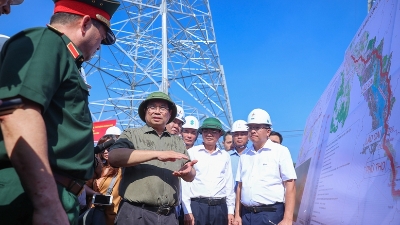 PM orders completion of 500kV Lao Cai–Vinh Yen power transmission line by August 19