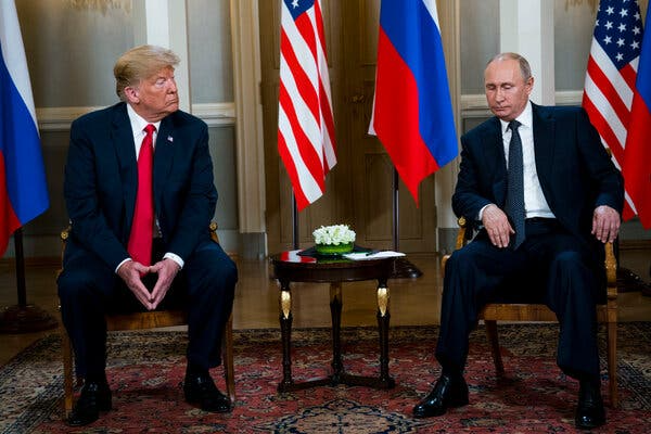 Tổng thống Mỹ Donald Trump (trái) và Tổng thống Nga Vladimir Putin - Ảnh: Getty Images