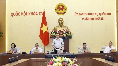 Phiên họp thứ 48 của Ủy ban Thường vụ Quốc hội cho ý kiến 13 dự án luật