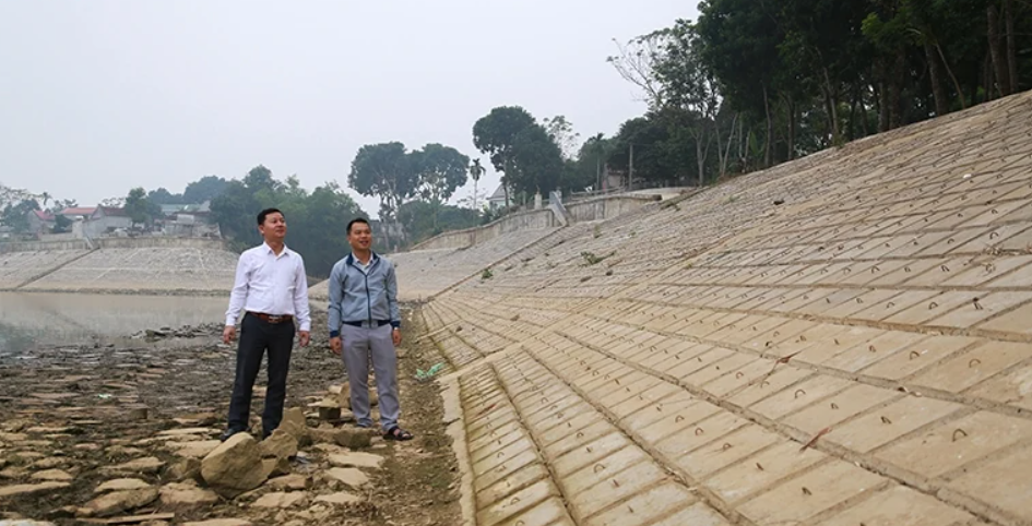 Dự án kè chống sạt lở bờ hữu sông Bưởi đoạn qua xã Vĩnh Lộc hoàn thành góp phần bảo vệ tính mạng, đất đai, tài sản của các hộ dân sống sát bờ sông.