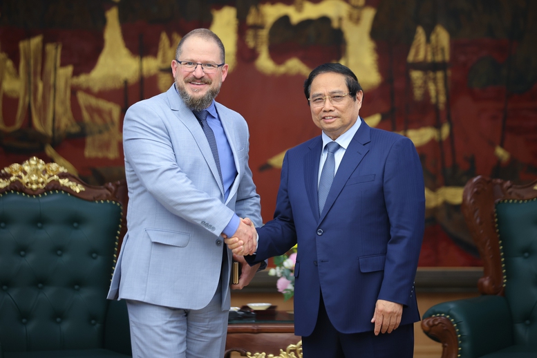 Thủ tướng Phạm Minh Chính tiếp ông Cristiano Amon, Chủ tịch kiêm Tổng Giám đốc điều hành tập đoàn Qualcomm - Ảnh: VGP.