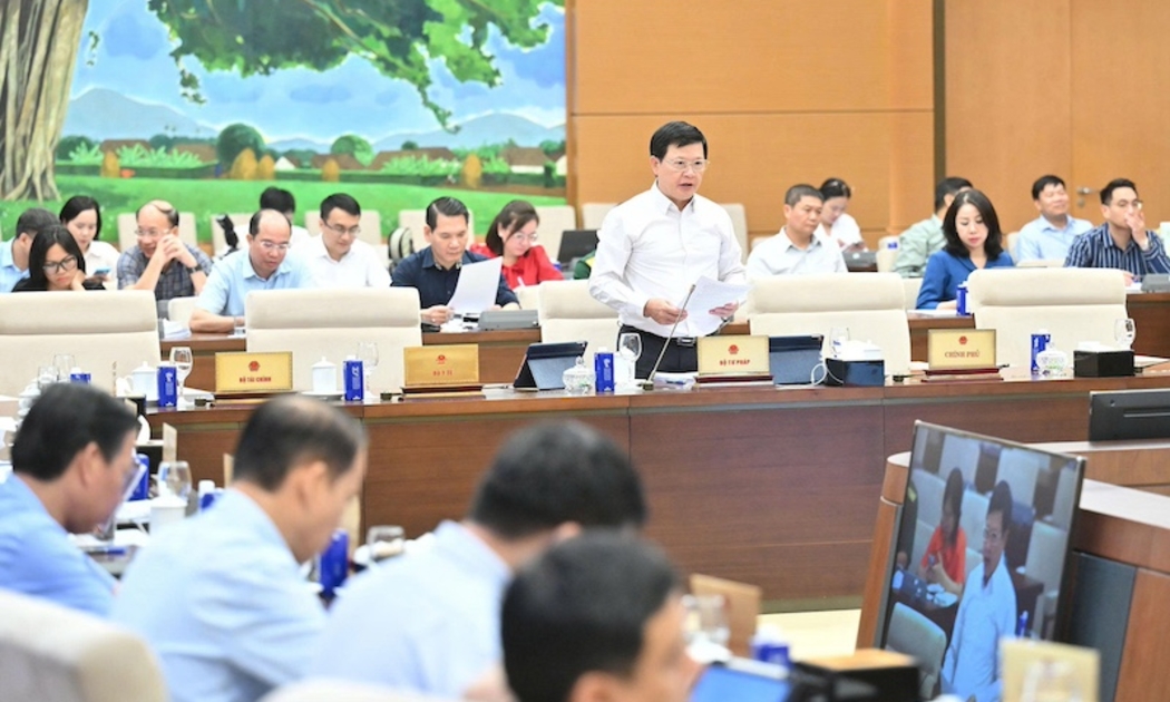 Ủy ban Thường vụ Quốc hội cho ý kiến về dự án Luật Thi hành án dân sự (sửa đổi). (Ảnh: quochoi.vn).