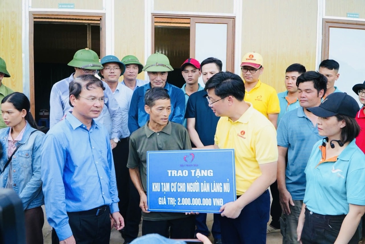 Quỹ Thiện Tâm trao tặng khu nhà cho người dân làng Nủ sau trận lũ quét 