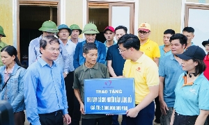 Quỹ Thiện Tâm nhận Huân chương Lao động Hạng Nhất
