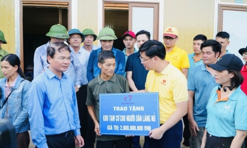 Quỹ Thiện Tâm nhận Huân chương Lao động Hạng Nhất 