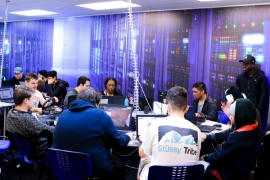 Các công ty công nghệ hứa hẹn với những sinh viên tốt nghiệp khoa học máy tính mức lương cao cùng vô số lợi ích hấp dẫn. Ảnh minh họa