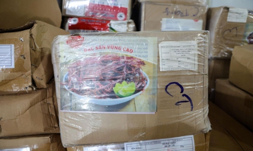 Sản xuất thực phẩm giả dán nhãn “đặc sản vùng cao”