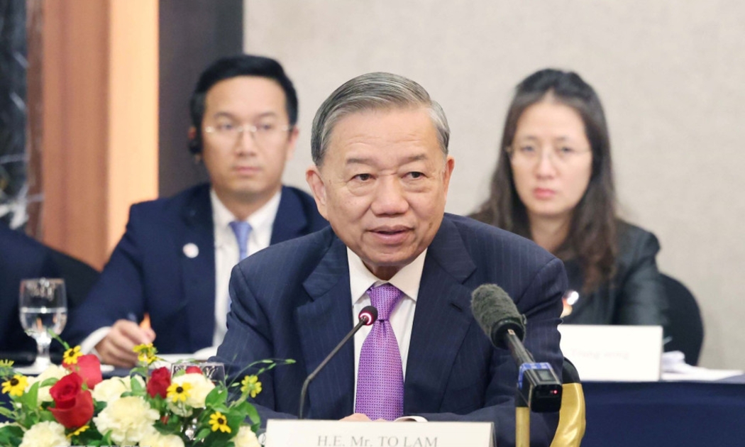 Tổng Bí thư Tô Lâm phát biểu tại buổi gặp các lãnh đạo những tập đoàn lớn tại Hàn Quốc. Ảnh: TTXVN