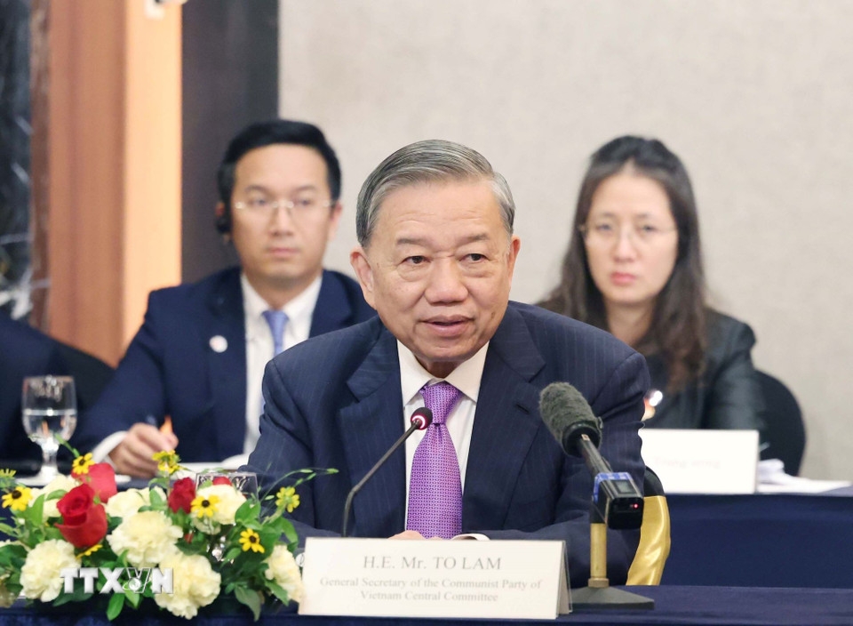 Tổng Bí thư Tô Lâm phát biểu tại buổi gặp các lãnh đạo những tập đoàn lớn tại Hàn Quốc. Ảnh: TTXVN