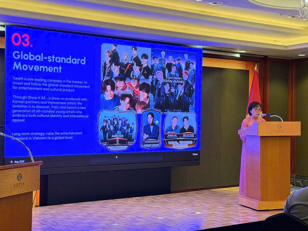 Bà Lê Phương Thảo, Chủ tịch Tập đoàn YeaH1, phát biểu tại tọa đàm.
