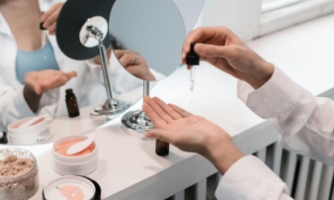 Làn sóng sa thải không "ngoại lệ" tại các công ty làm đẹp