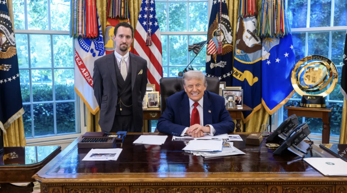 Ông EJ Antoni và Tổng thống Donald Trump tại Phòng Bầu dục, Nhà Trắng - Ảnh: Donald Trump/Truth Social.