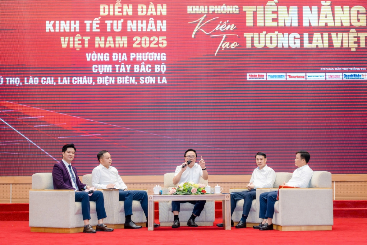 Sự kiện có sự tham dự của ông Hoàng Bình Quân, Chủ tịch danh dự Hội Doanh nhân trẻ Việt Nam và ông Nguyễn Khắc Hiếu, Phó Chủ tịch UBND tỉnh Phú Thọ.