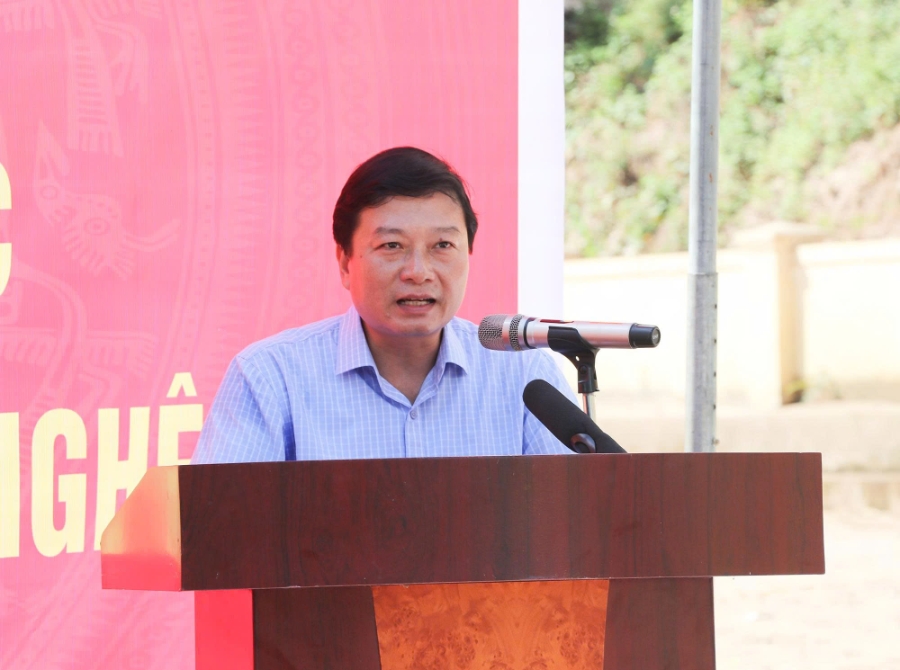 ủ tịch UBND tỉnh Nghệ An Lê Hồng Vinh phát biểu tại Lễ phát độn