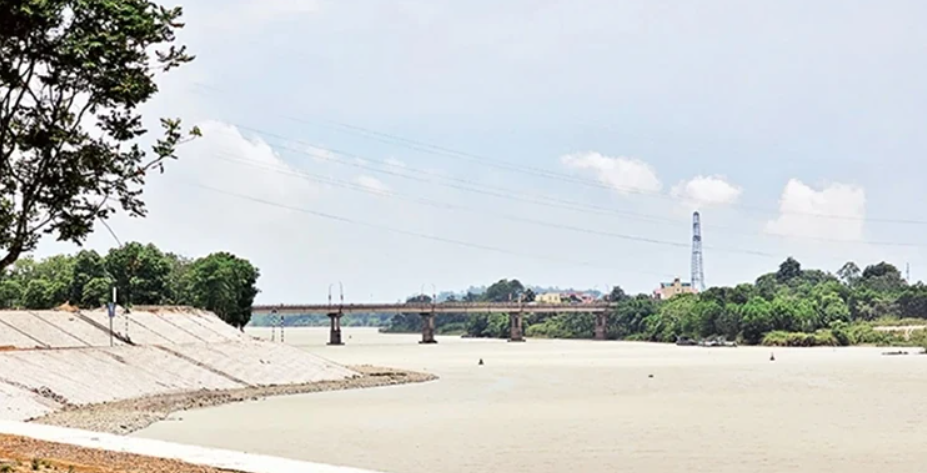 Bờ tả sông Chu phía thượng lưu cầu Vạn Hà được kè lát, bảo đảm ứng phó với lũ.