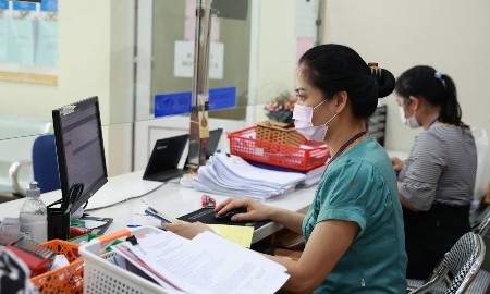 Nguyên nhân khiến hàng chục nghìn viên chức xin nghỉ việc