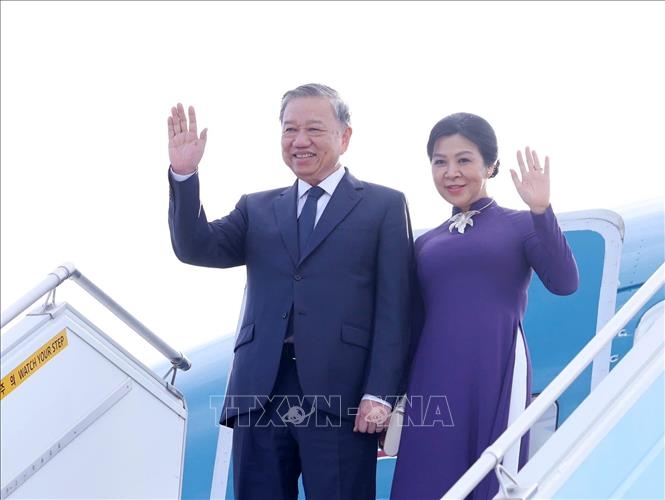 Tổng Bí thư Tô Lâm và Phu nhân rời thành phố Busan về nước, kết thúc tốt đẹp chuyến thăm cấp Nhà nước tới Hàn Quốc. Ảnh: ttxvn