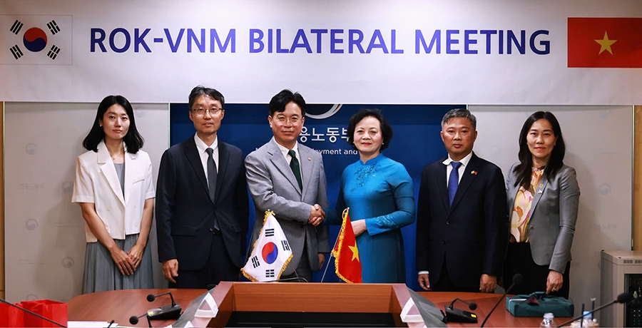 Đoàn công tác hai Bộ tham gia cuộc hội đàm. Ảnh: MOHA.