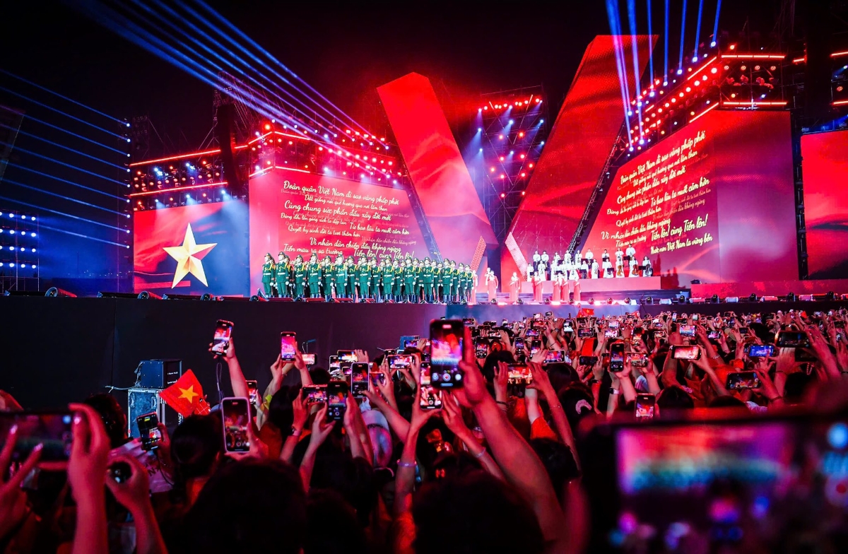 Chương trình nghệ thuật chính luận "Tổ quốc trong tim" diễn ra ngày 10/8 vừa qua.