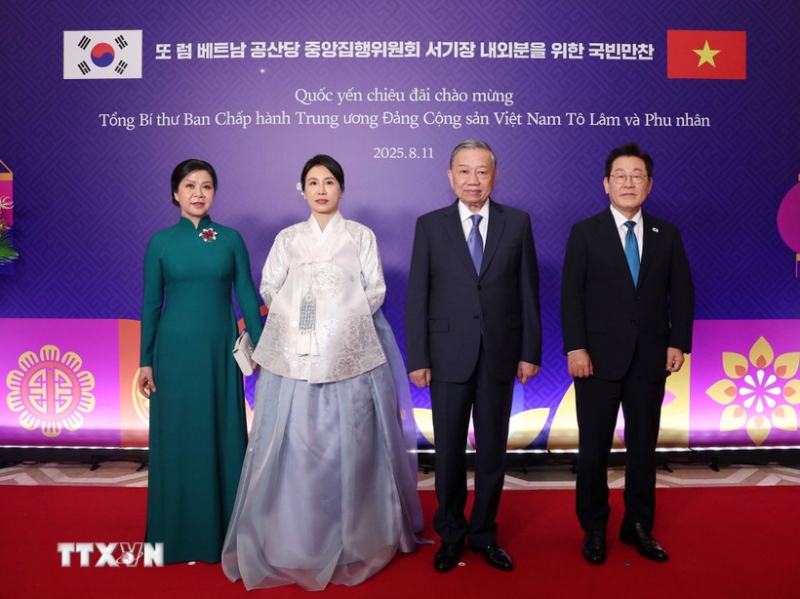 Tổng thống Hàn Quốc Lee Jae Myung và Phu nhân chủ trì Quốc yến chiêu đãi chào mừng Tổng Bí thư Tô Lâm và Phu nhân. Ảnh: TTXVN