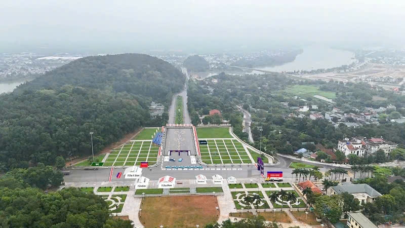 Quảng trường Hàm Rồng