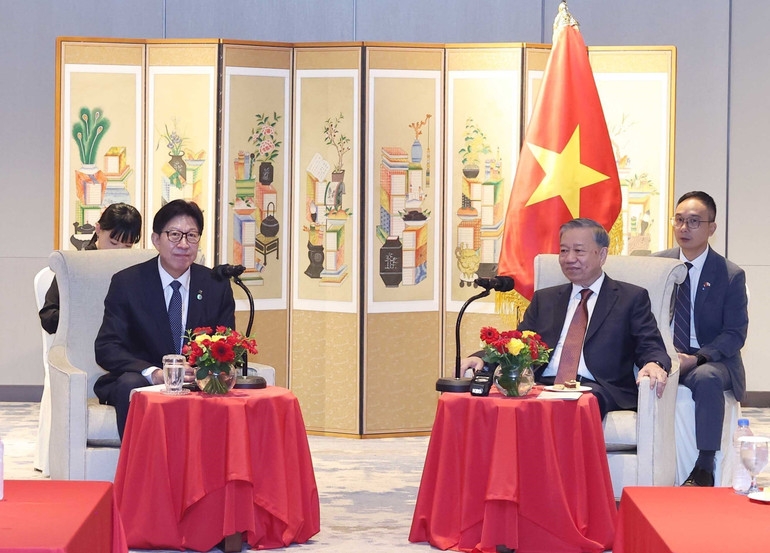 Tổng Bí thư Tô Lâm tiếp Thị trưởng thành phố Busan Park Heong-joon. Ảnh: TTXVN