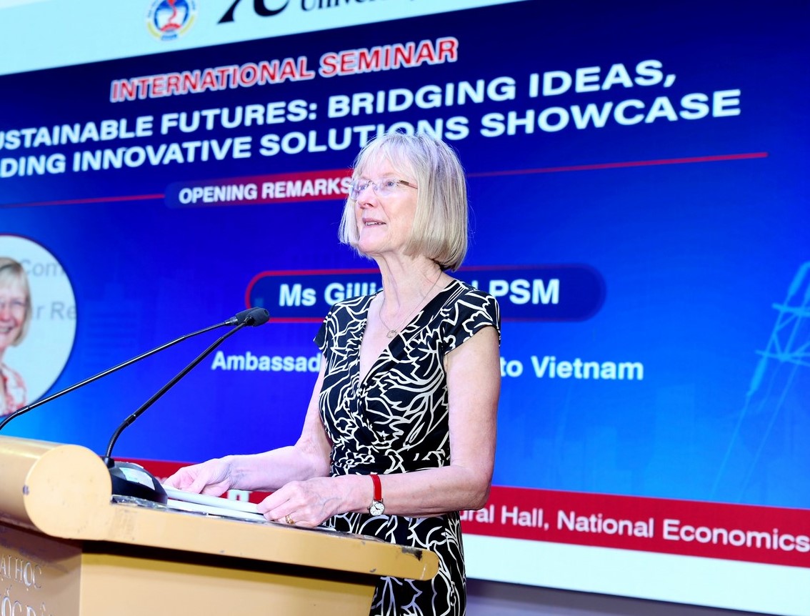 Đại sứ Australia tại Việt Nam Gillian Bird phát biểu tại tọa đàm “Tương lai bền vững: Kết nối ý tưởng, Kiến tạo giải pháp đổi mới”.