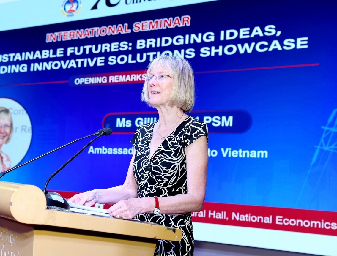 Đại sứ Australia tại Việt Nam Gillian Bird phát biểu tại tọa đàm&nbsp;“Tương lai bền vững: Kết nối ý tưởng, Kiến tạo giải pháp đổi mới”.