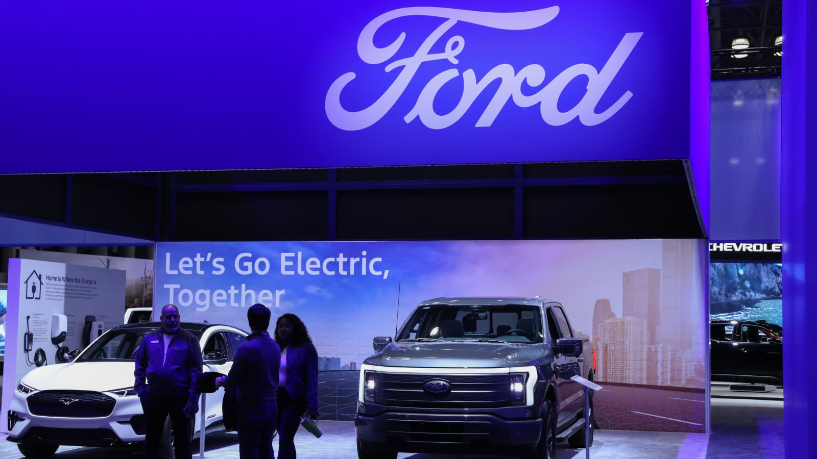 <i>Chỉ bốn năm trước, Ford Motor dường như đã sẵn sàng cạnh tranh quyết liệt với Tesla trong lĩnh vực xe điện nhưng giờ chiến lược đã khác.</i>
