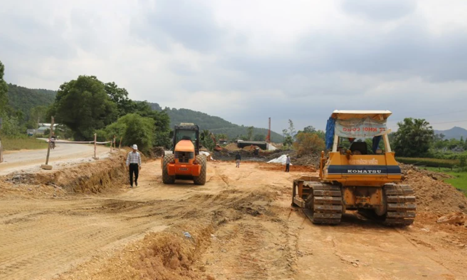 Thi công Dự án đường nối cao tốc Bắc - Nam, Quốc lộ 1A đi Cảng Nghi Sơn.