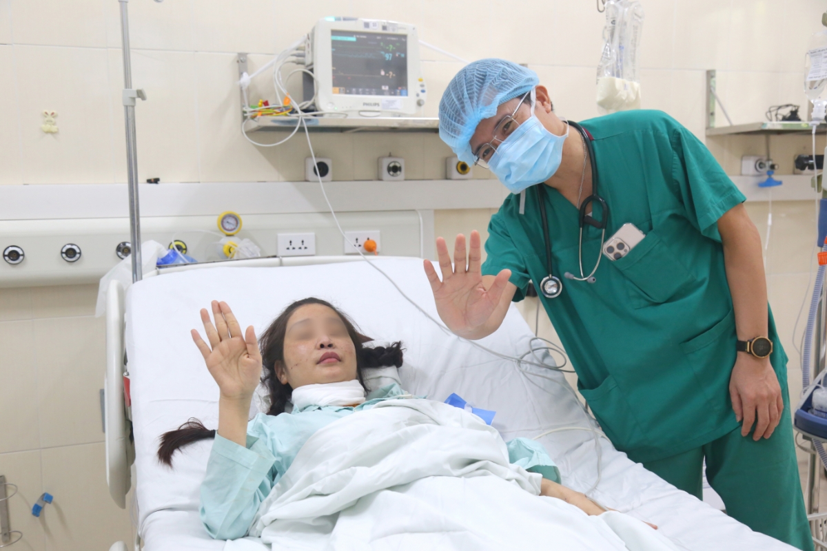 Bệnh nhân tiếp tục được theo dõi hồi sức sau ghép.