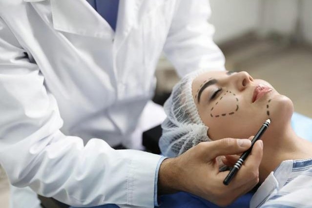 Hầu hết những người giảm cân nhanh đều tìm đến các thủ thuật thẩm mỹ.