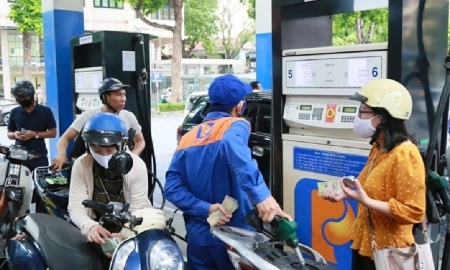 Đồng loạt giảm giá xăng dầu