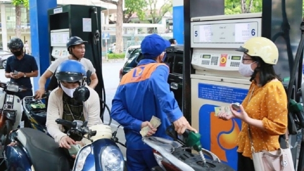 Đồng loạt giảm giá xăng dầu