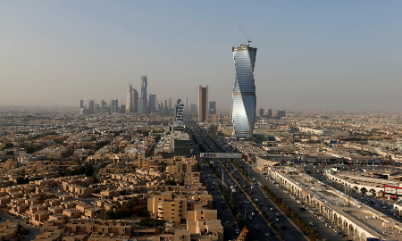 Giá dầu giảm khiến Saudi Arabia bớt tham vọng vào các siêu dự án